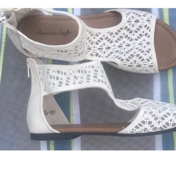 American Eagle Outfitters Shoes - American Eagle Cream Flats Sandals size 7,5